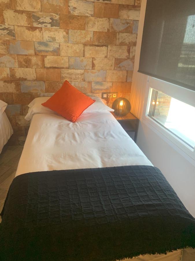 הומאנס דה מדריד Hotel Riojano מראה חיצוני תמונה